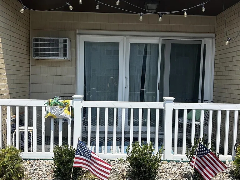 1187 Ocean Ave #4 — Photo 1
