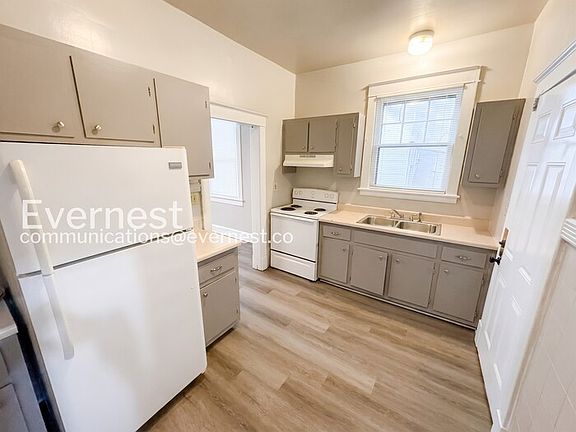 4th image of 1814 East Blvd E #1814