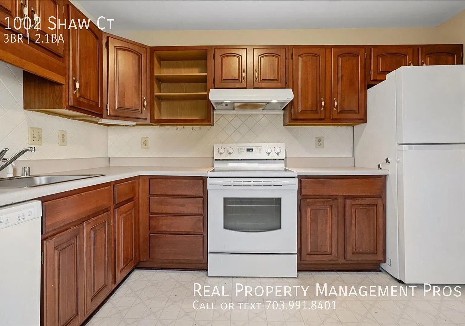 3 Bed Townhome w/ Fenced backyard near I-95! — Photo 4