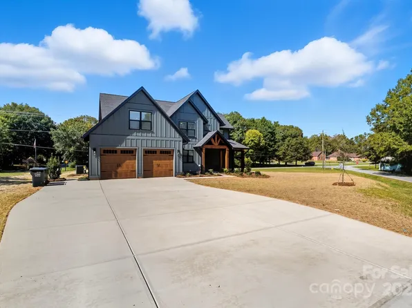 108 Smith Clemmer Rd, Mount Holly, NC 28120