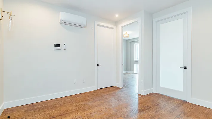 Rented by Metro Prop NY Corp | media 7
