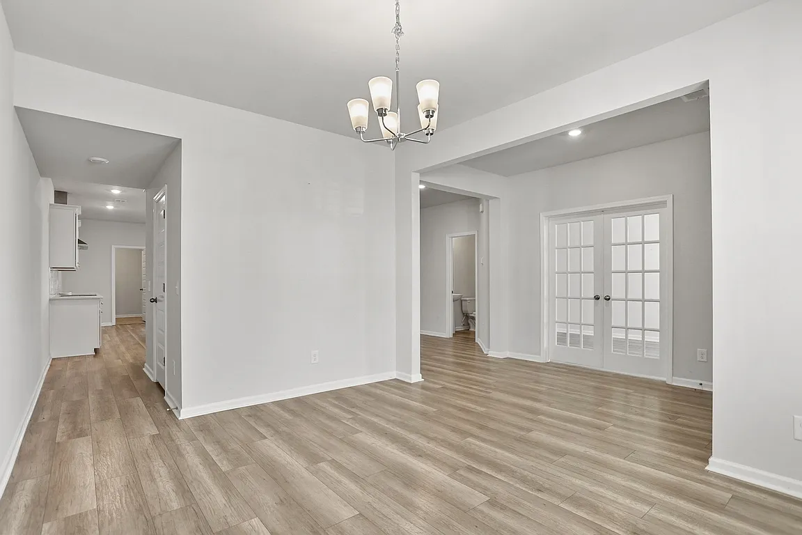 4 bed, 3342 sqft, $4,500 — Photo 4