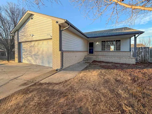 3206 W Wildwood Cir, Wichita, KS 67217