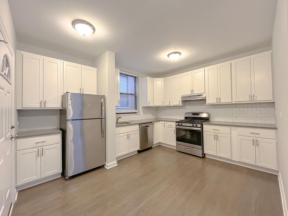 1st image of 3935 N Keeler Ave #1E
