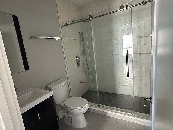 5th image of 922 N 17th St #D