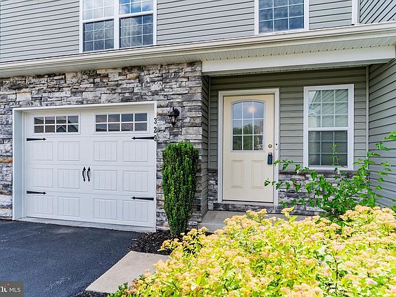 2nd image of 329 Briar Ridge Cir