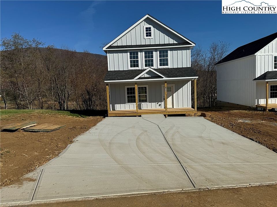 1st image of 811 Hillcrest Avenue