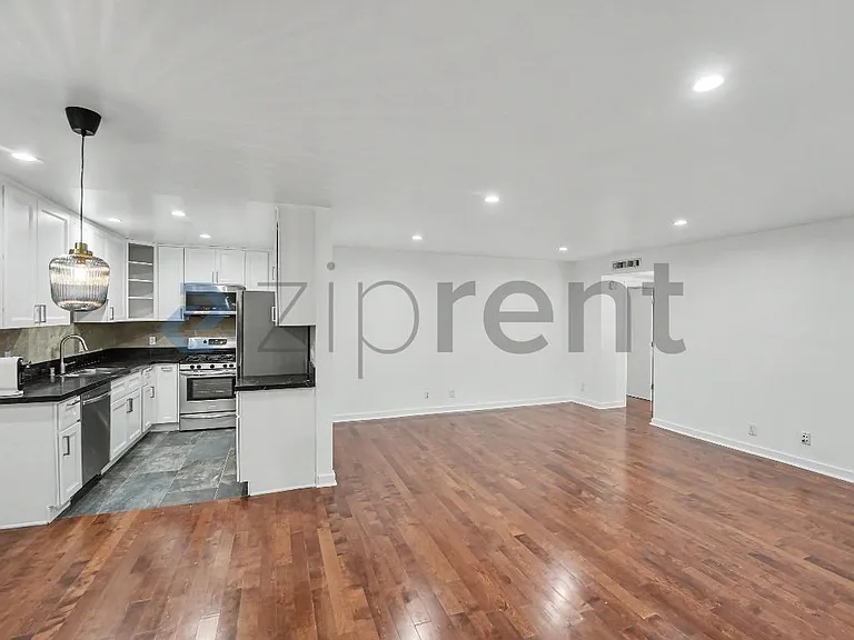 811 S Bedford St #203 — Photo 3