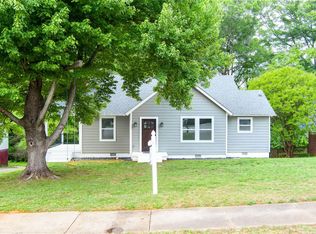 232 Dupont Dr, Greenville, SC 29607