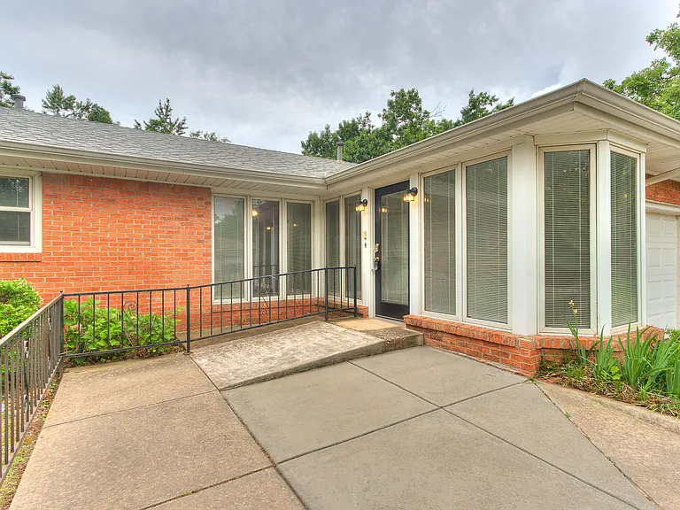 1214 Cruce St — Photo 2
