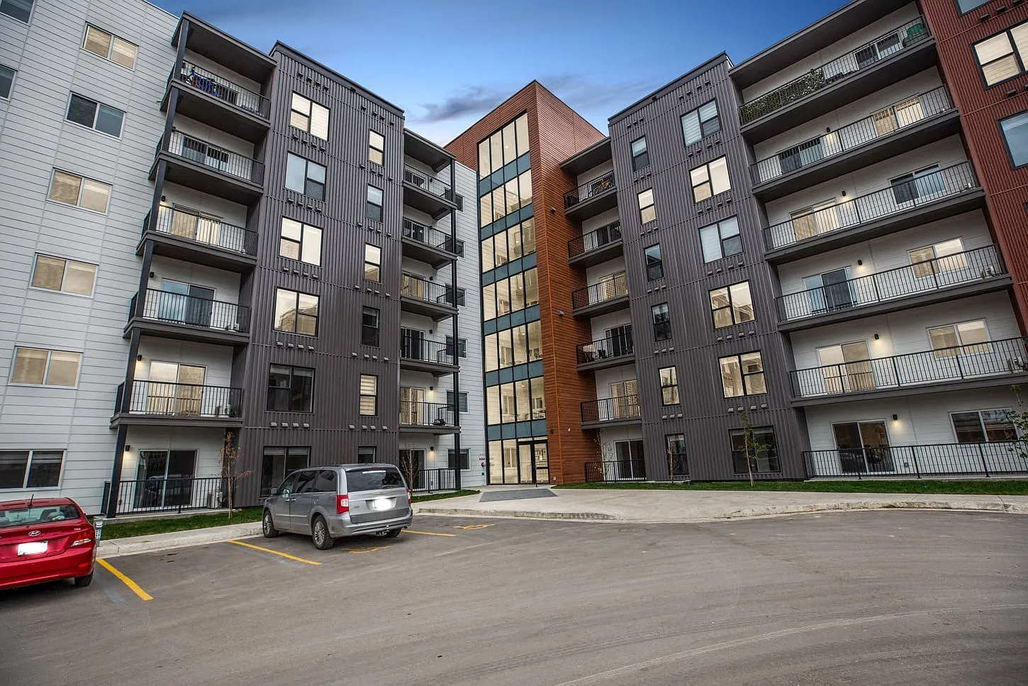 Latitude 49 at Sage Creek — Photo 4