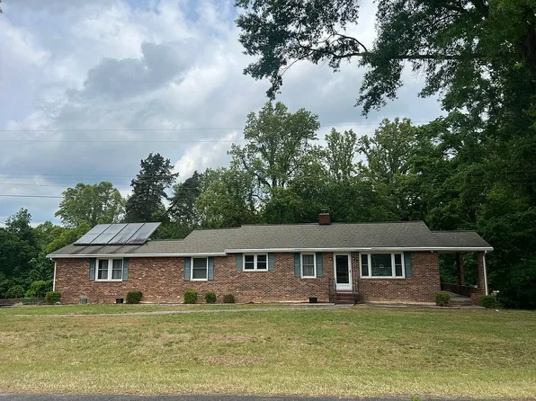 6090 Eaton Rd, Walnut Cove, NC 27052