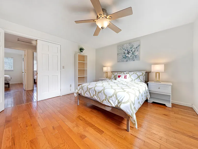 14717 SE 15th Pl — Photo 6