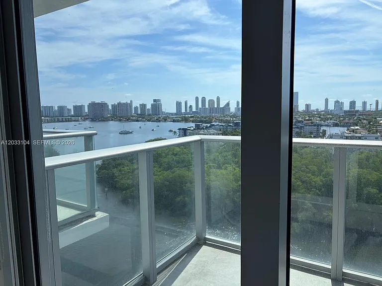 16385 Biscayne Blvd #1417 — Photo 22