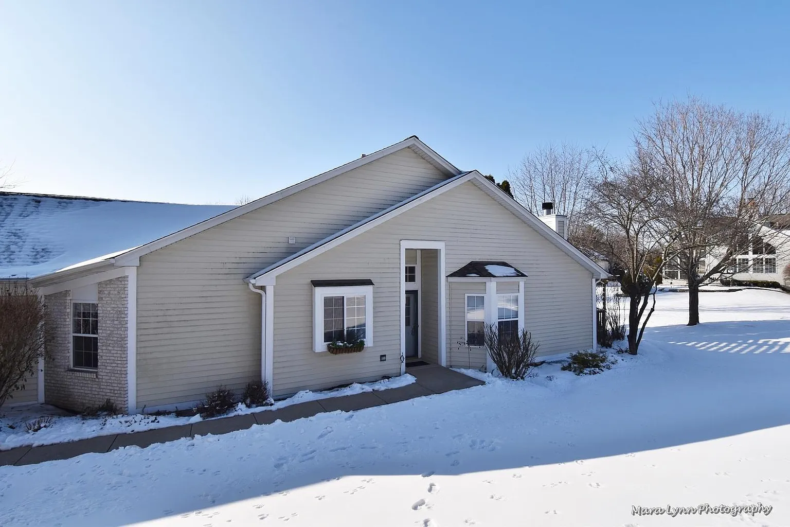 355 Normandie Dr photo 1