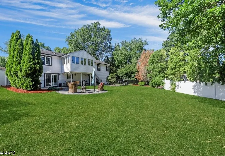 11 Rande Dr — Photo 43