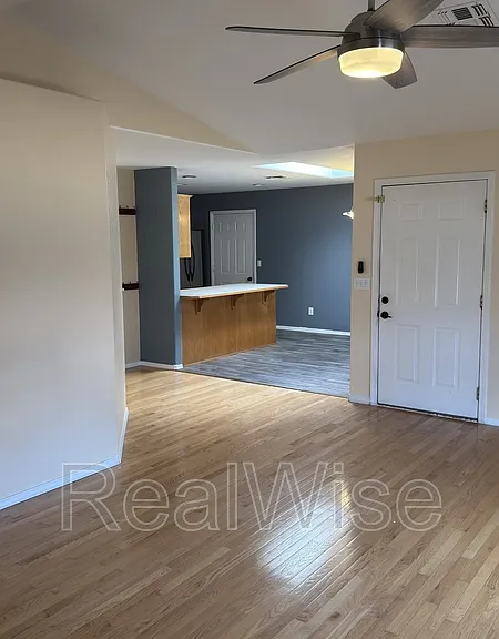 1951 SW Betty Ln — Photo 4