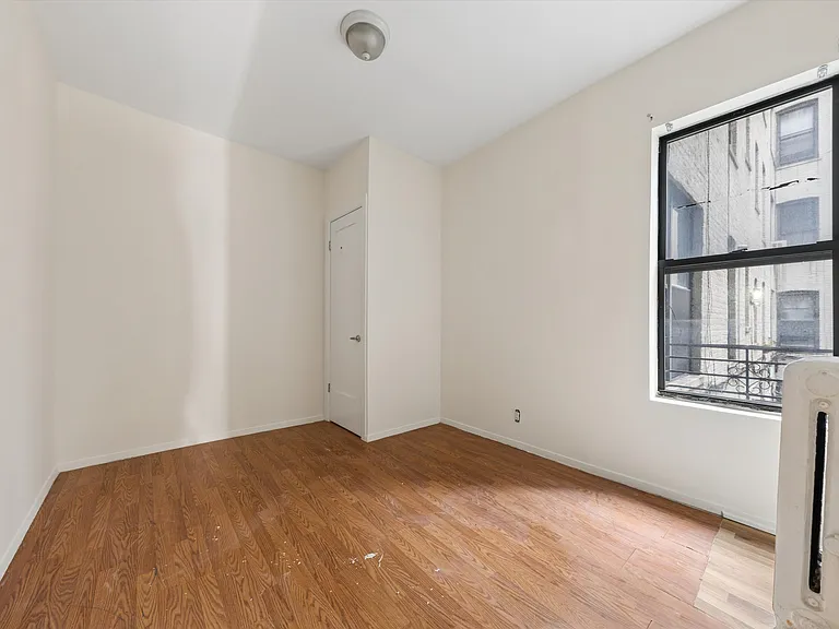 171 Meserole St #6 — Photo 9