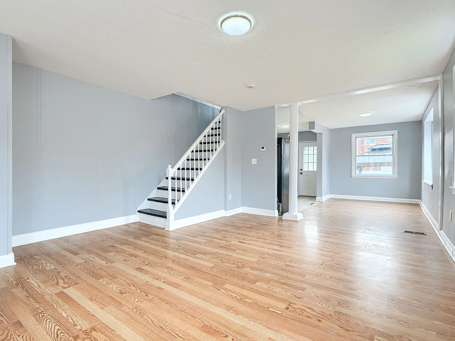 3 bed, 1.5 bath, 1656 sqft, $1,950 — Photo 3