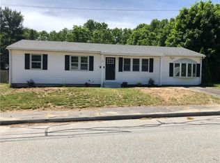 7 Larchmont Dr, Coventry, RI 02816