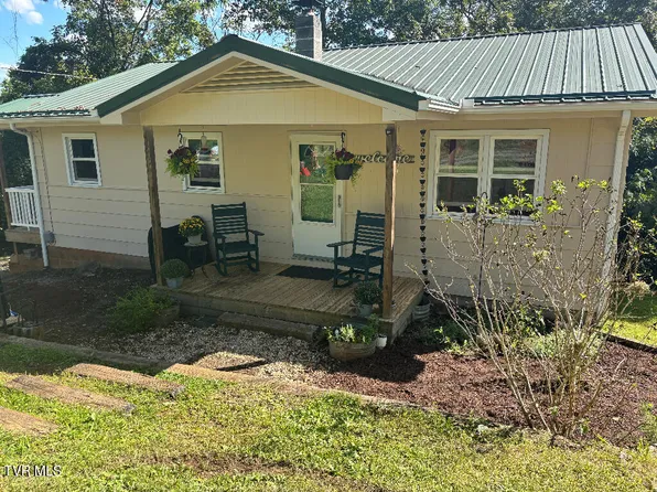 2402 Hickory Hill Rd, Blackwater, VA 24221