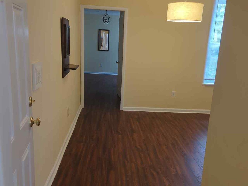 1st image of 516 E 11th St #1