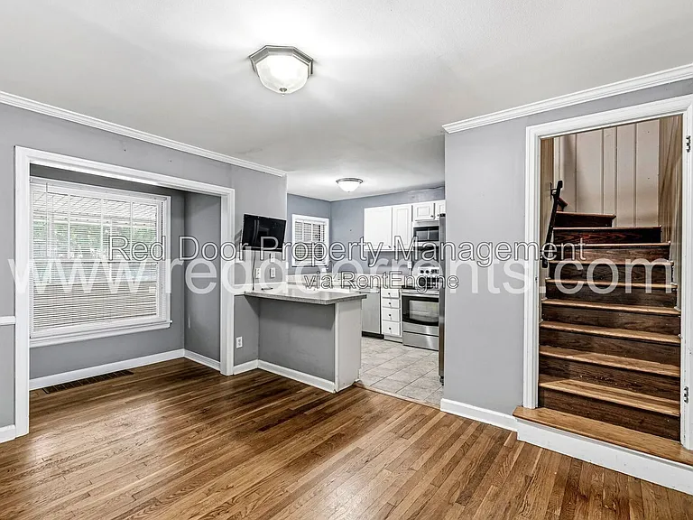 129 E 49th St — Photo 10