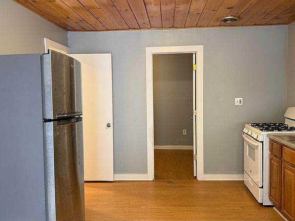 3rd image of 118 W Main St #2