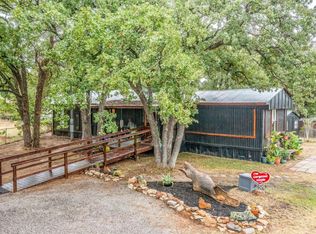 187 Pilgrim Rd, Alvarado, TX 76009