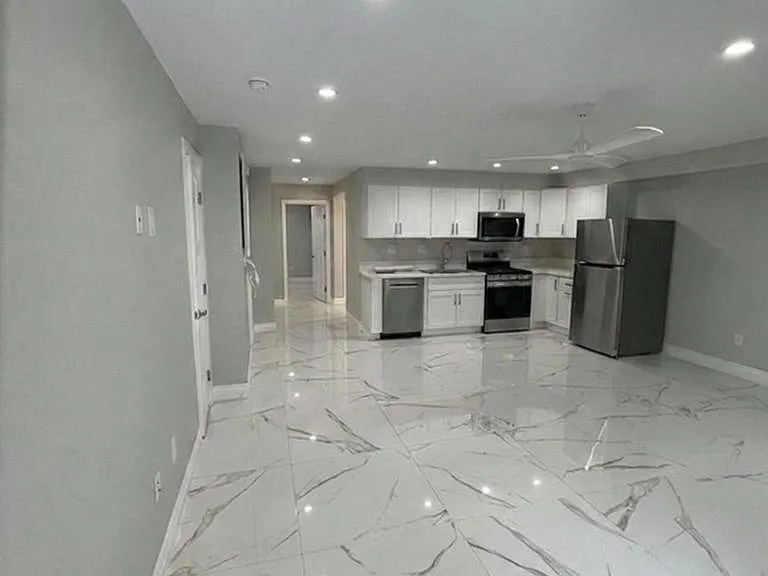 2663 E Harbor Blvd — Photo 4