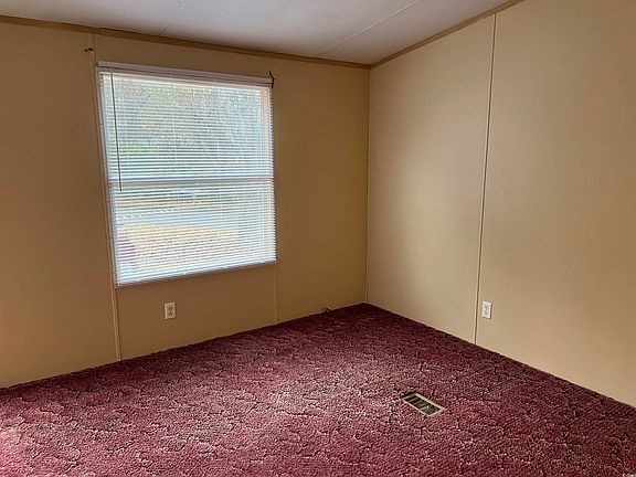 3rd image of 451 Sutton Dr.