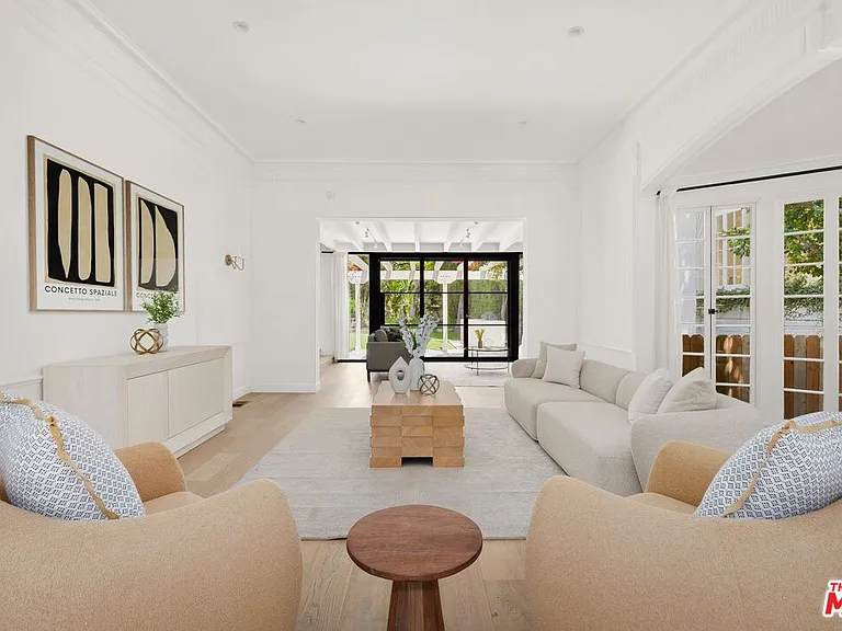 712 N Rodeo Dr — Photo 6