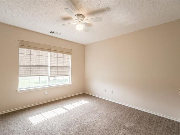 5th image of 224 Cimarron Meadows Dr