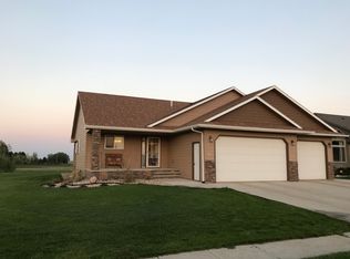 306 N Perry Ln, Harrisburg, SD 57032