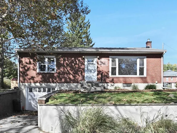 5 W Chestnut St, Cleona, PA 17042