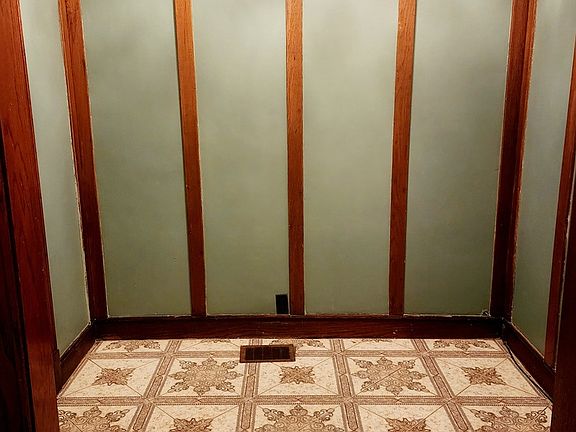 2nd image of 2233 S Harvey Ave