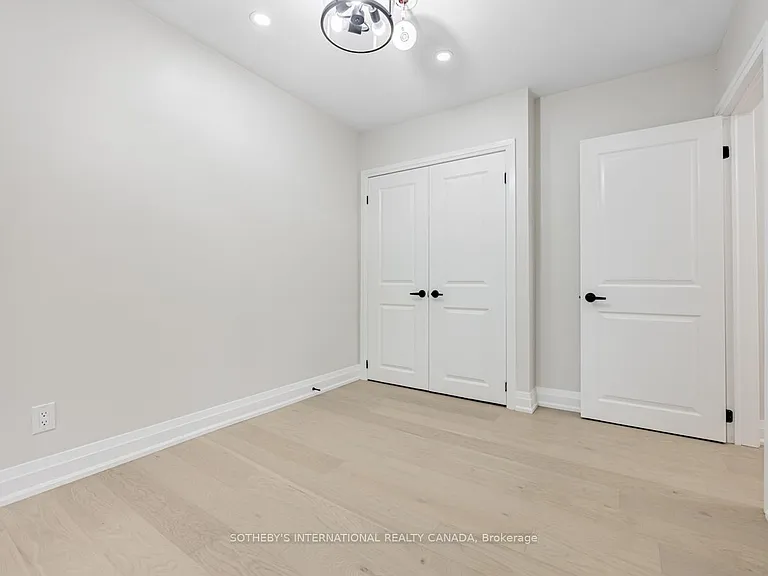 222 Hammersmith Ct #UPPER — Photo 15