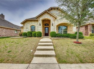 219 Happy Ln, Red Oak, TX 75154