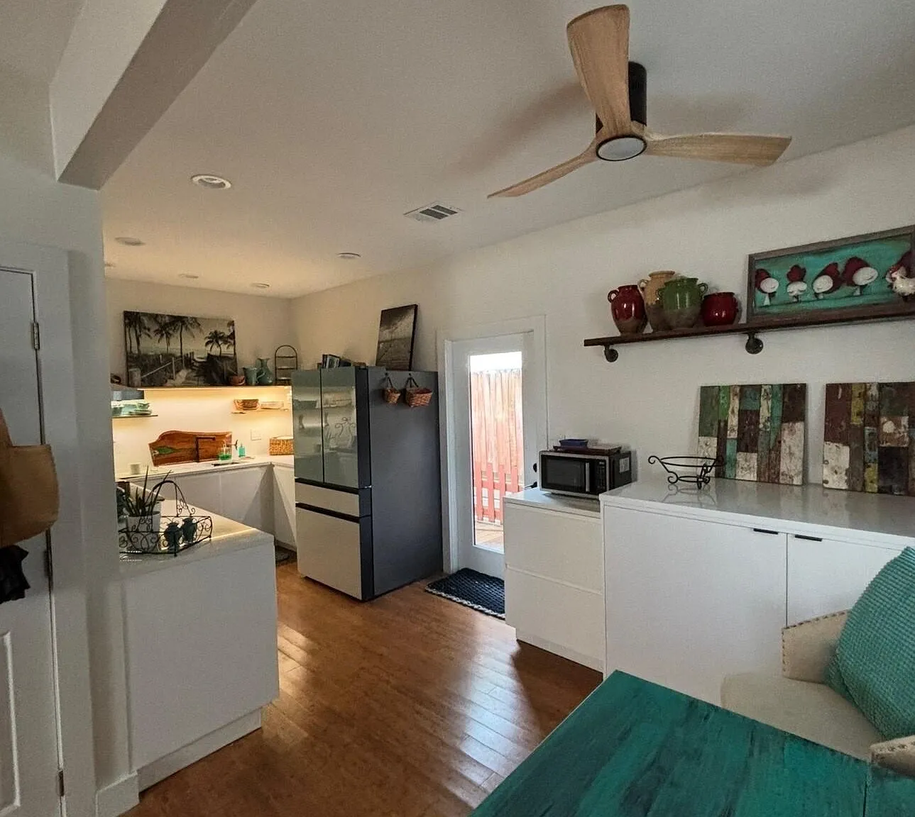 2 bed, 2.5 bath, 1000 sqft, $4,100 — Photo 4