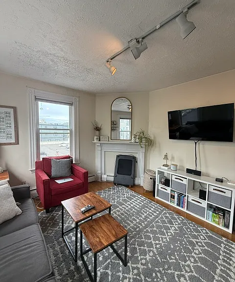 845 E 2nd St #2 — Photo 3