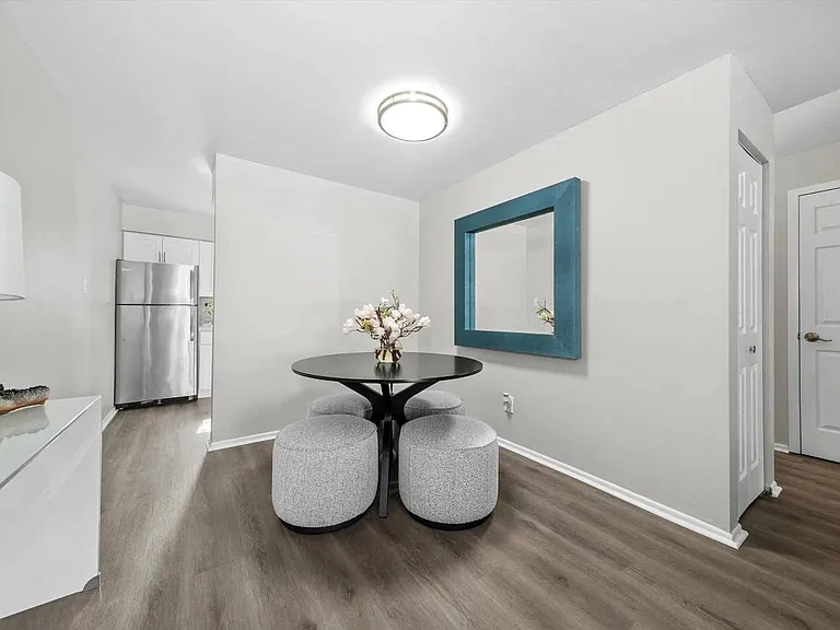Whitcomb Terrace Apartments — Photo 13