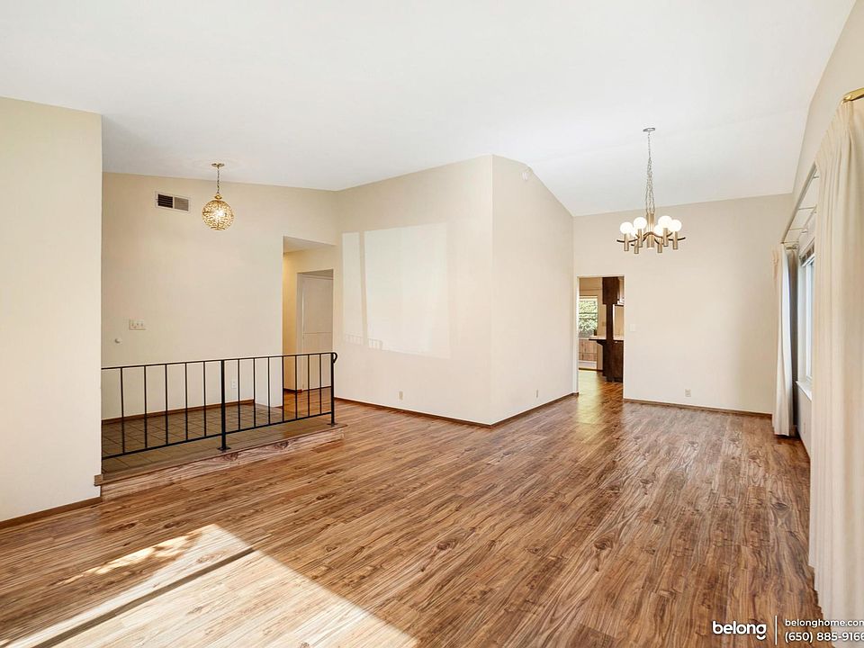 1st image of 207 Pelican Ct