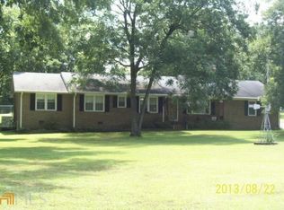 74 N Broad St, Bowman, GA 30624