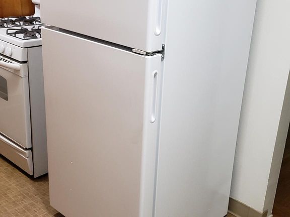 3rd image of 401 22nd St APT 3