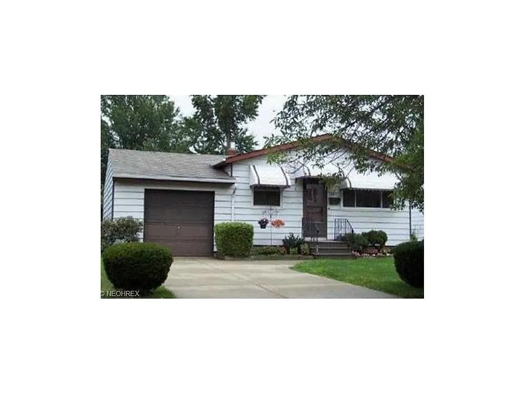 1667 Eldon Dr photo 1