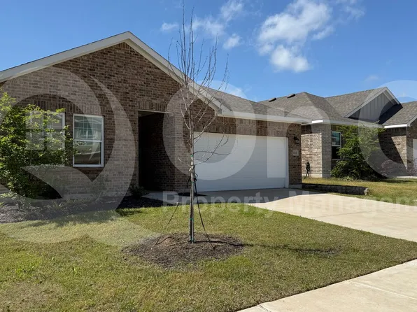 1825 Sandlin Dr, Forney, TX 75126