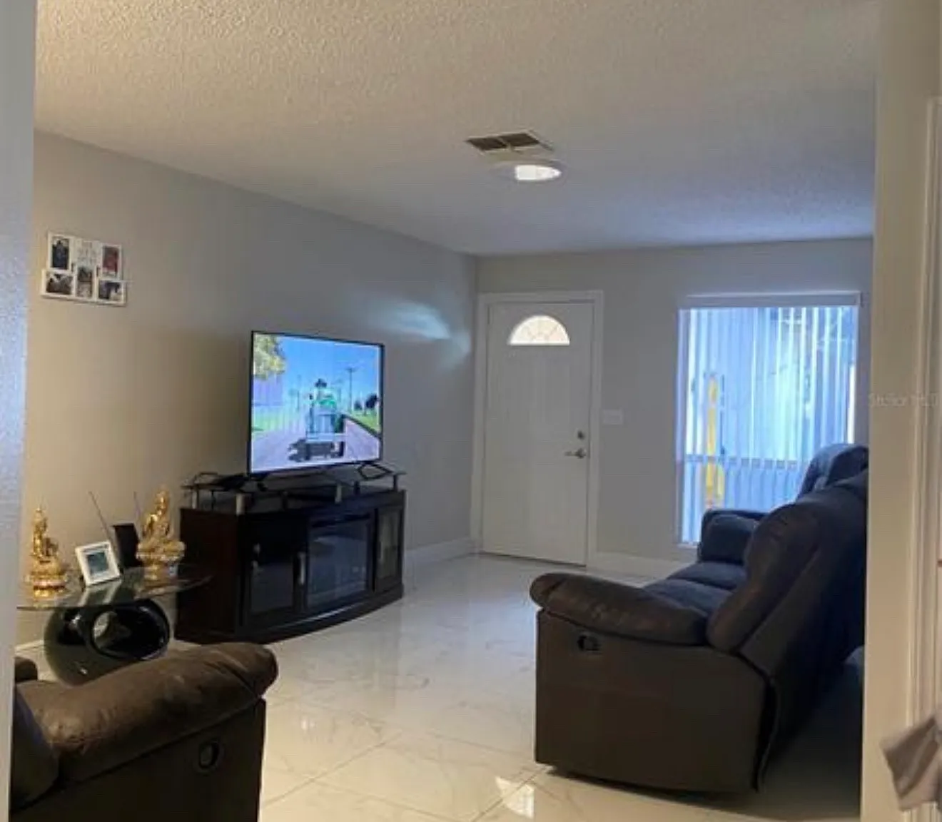 2 bed, 1008 sqft, $2,300 — Photo 3
