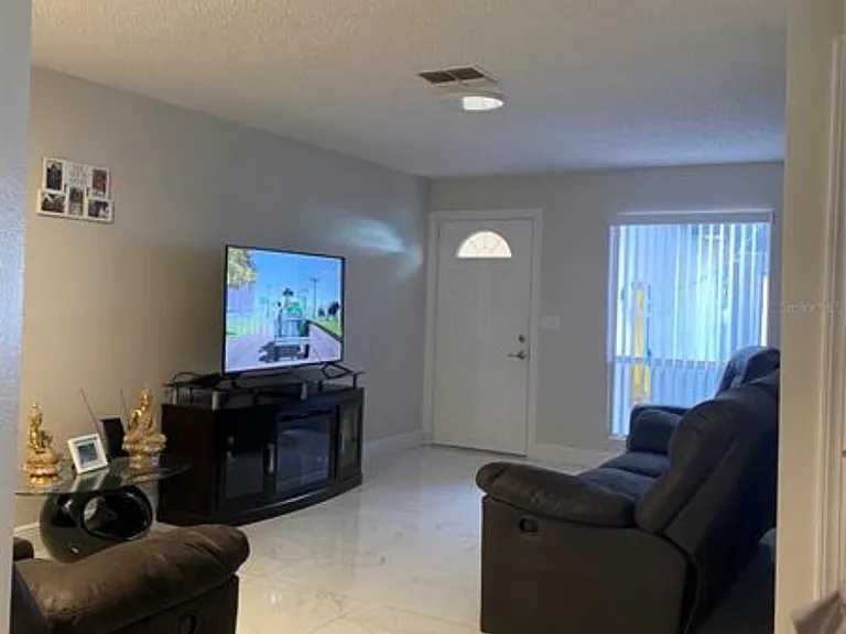 11911 Cypress Crest Cir — Photo 3