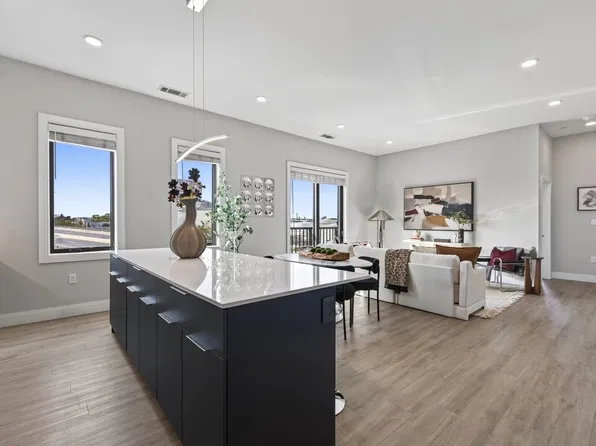 656 Saratoga St #205, Boston, MA 02128