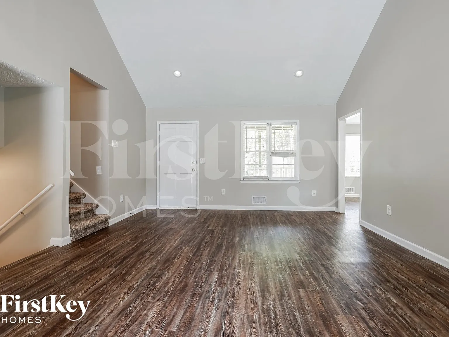 3 bed, 2.0 bath, 1326 sqft, $2,260 — Photo 2